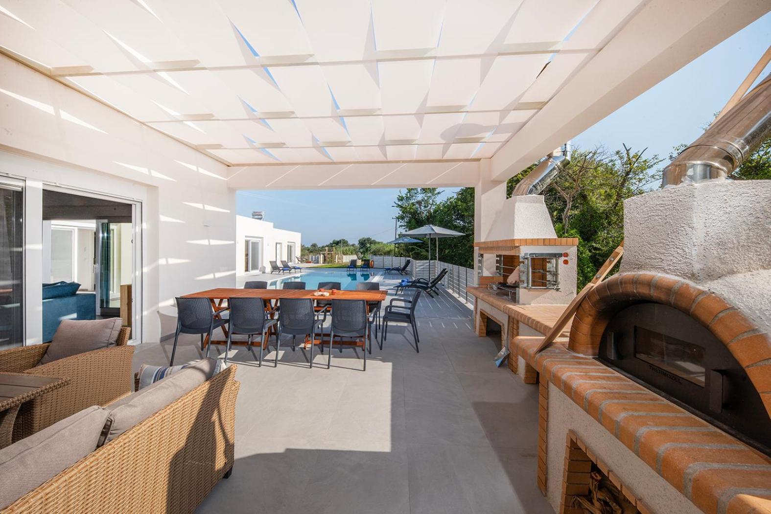 Villa Ami, Roda, Corfu: 10 Guests, Heated Pool, Private Mini Golf, Pool Table & More!! Exterior photo