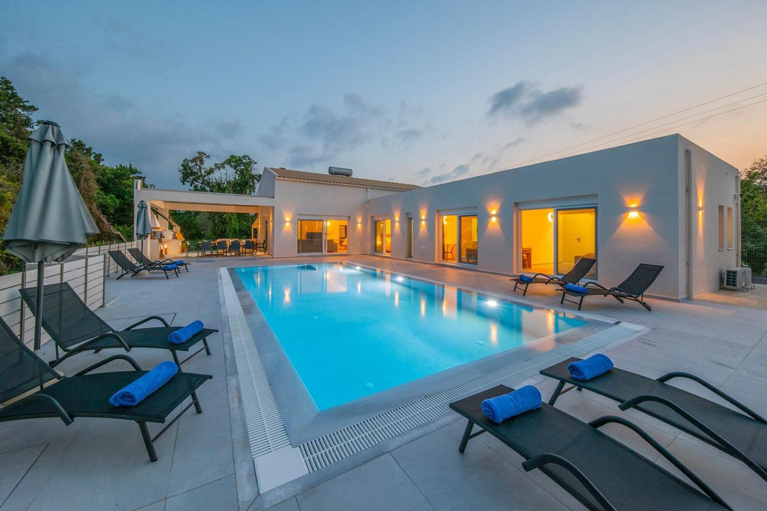 Villa Ami, Roda, Corfu: 10 Guests, Heated Pool, Private Mini Golf, Pool Table & More!! Exterior photo