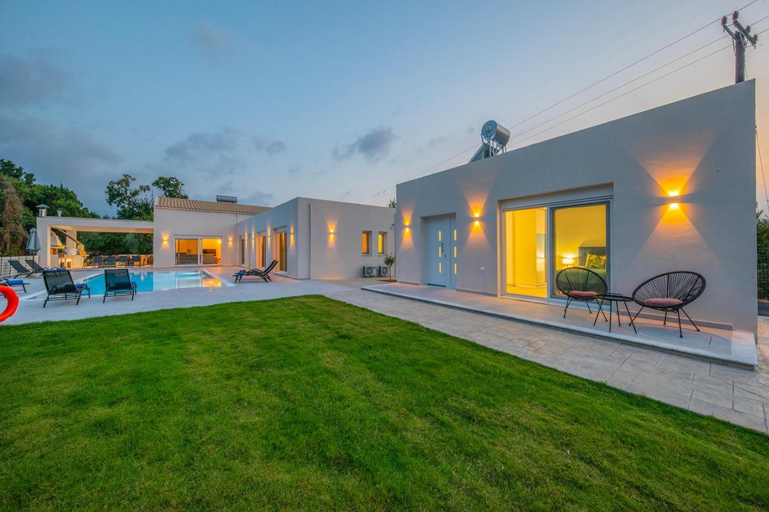 Villa Ami, Roda, Corfu: 10 Guests, Heated Pool, Private Mini Golf, Pool Table & More!! Exterior photo
