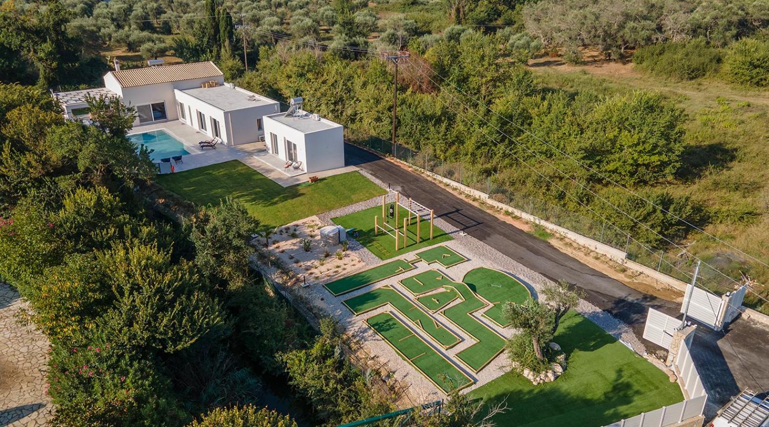 Villa Ami, Roda, Corfu: 10 Guests, Heated Pool, Private Mini Golf, Pool Table & More!! Exterior photo